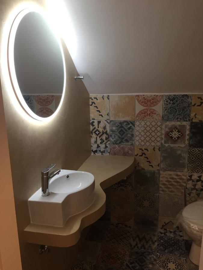 Gigi Rooms Poros Town المظهر الخارجي الصورة