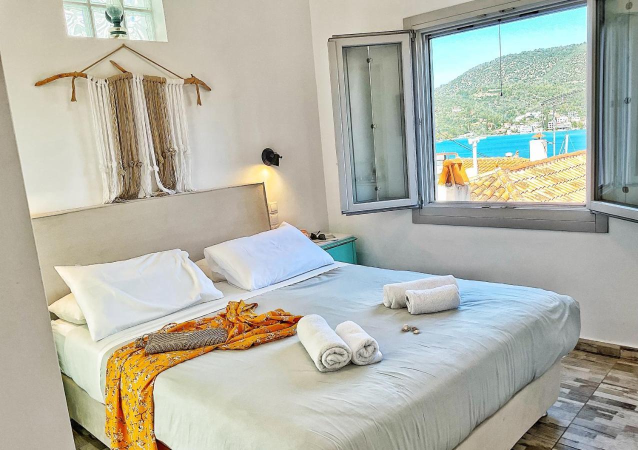 Gigi Rooms Poros Town المظهر الخارجي الصورة