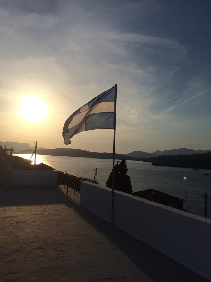 Gigi Rooms Poros Town المظهر الخارجي الصورة
