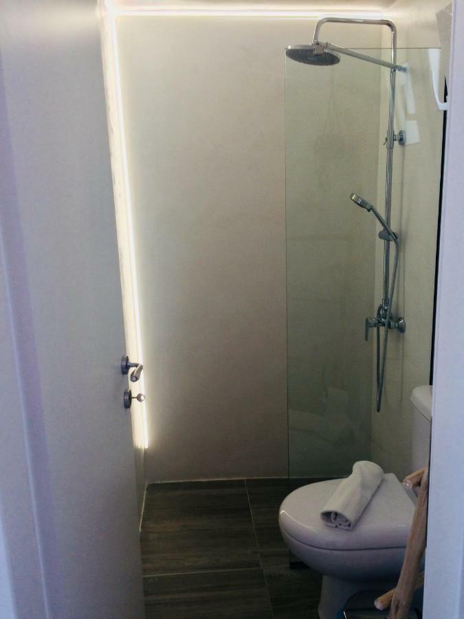 Gigi Rooms Poros Town المظهر الخارجي الصورة