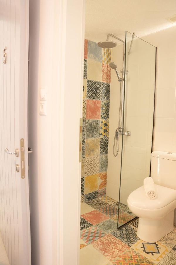 Gigi Rooms Poros Town المظهر الخارجي الصورة